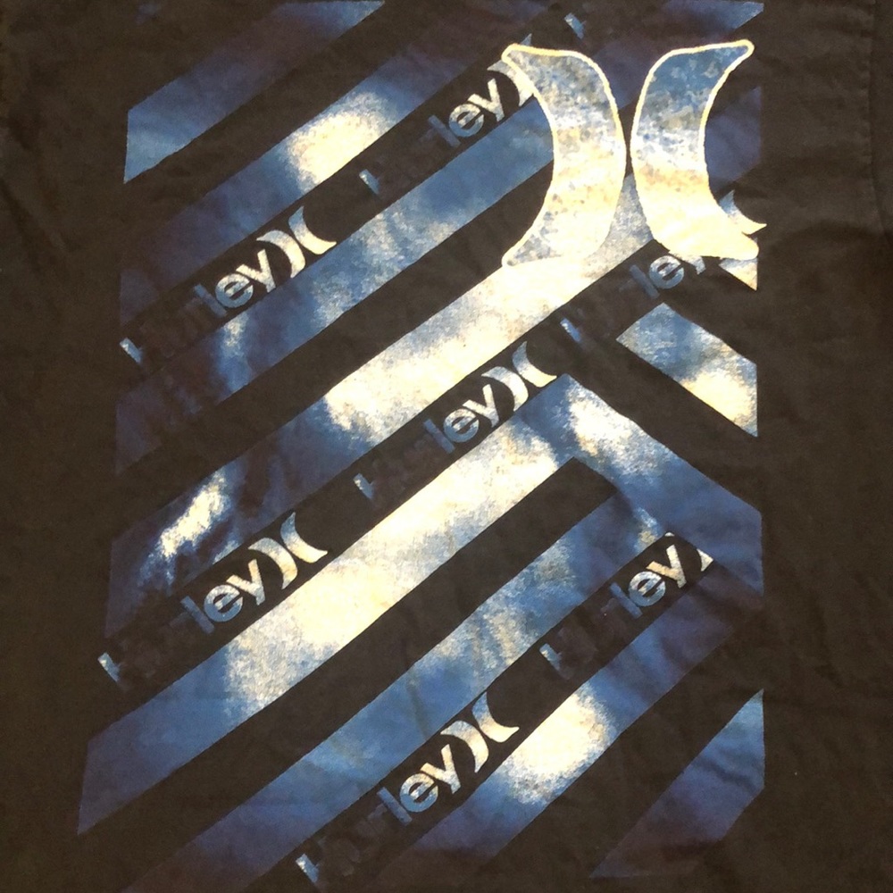 Hurley T-Shirt Size XL
